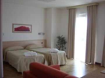 Park Hotel Мондові Екстер'єр фото